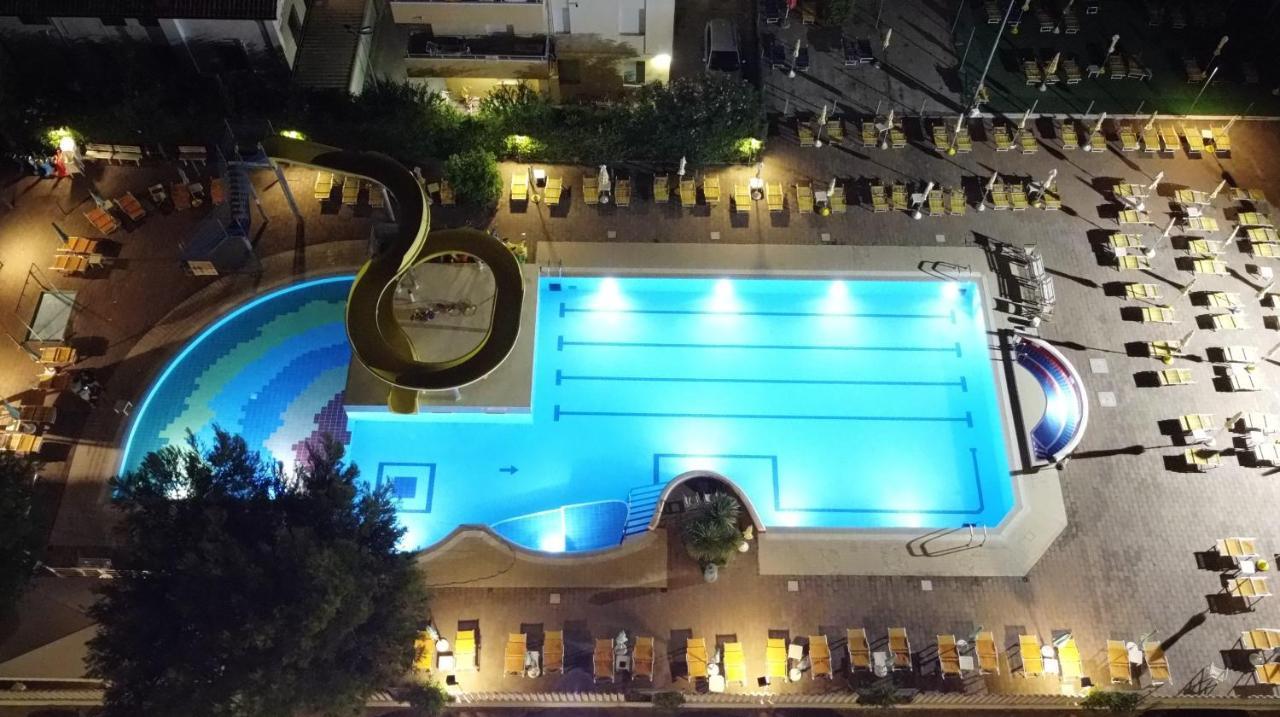 Solemare Hotel E Residence ميسانو ادرياتيكو المظهر الخارجي الصورة