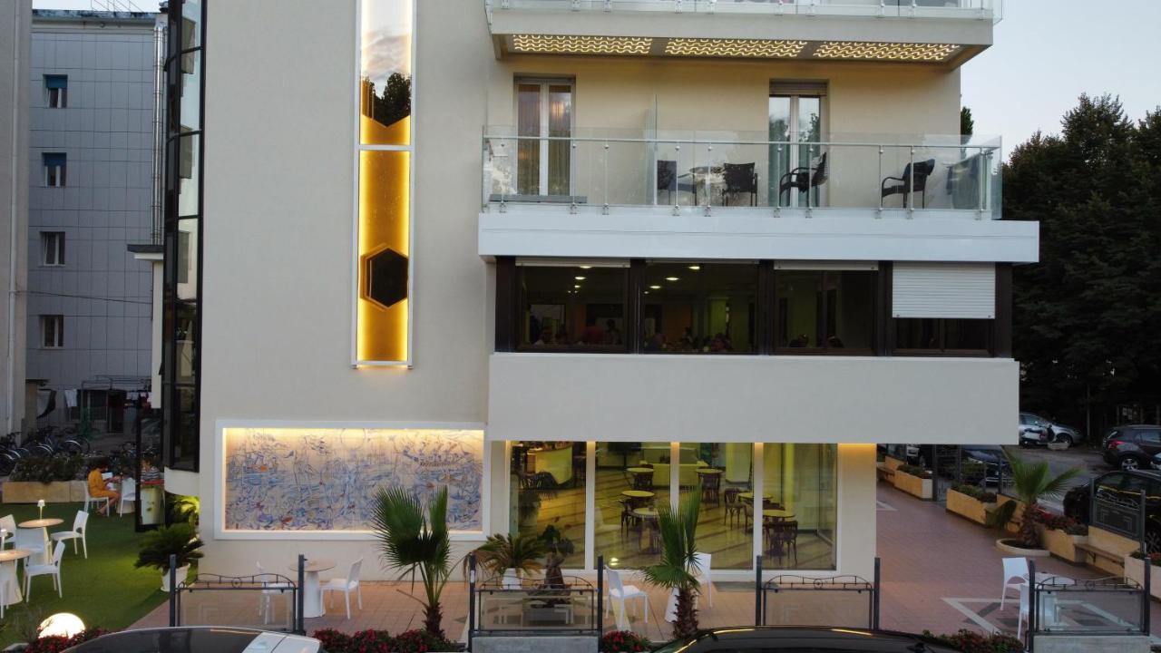 Solemare Hotel E Residence ميسانو ادرياتيكو المظهر الخارجي الصورة